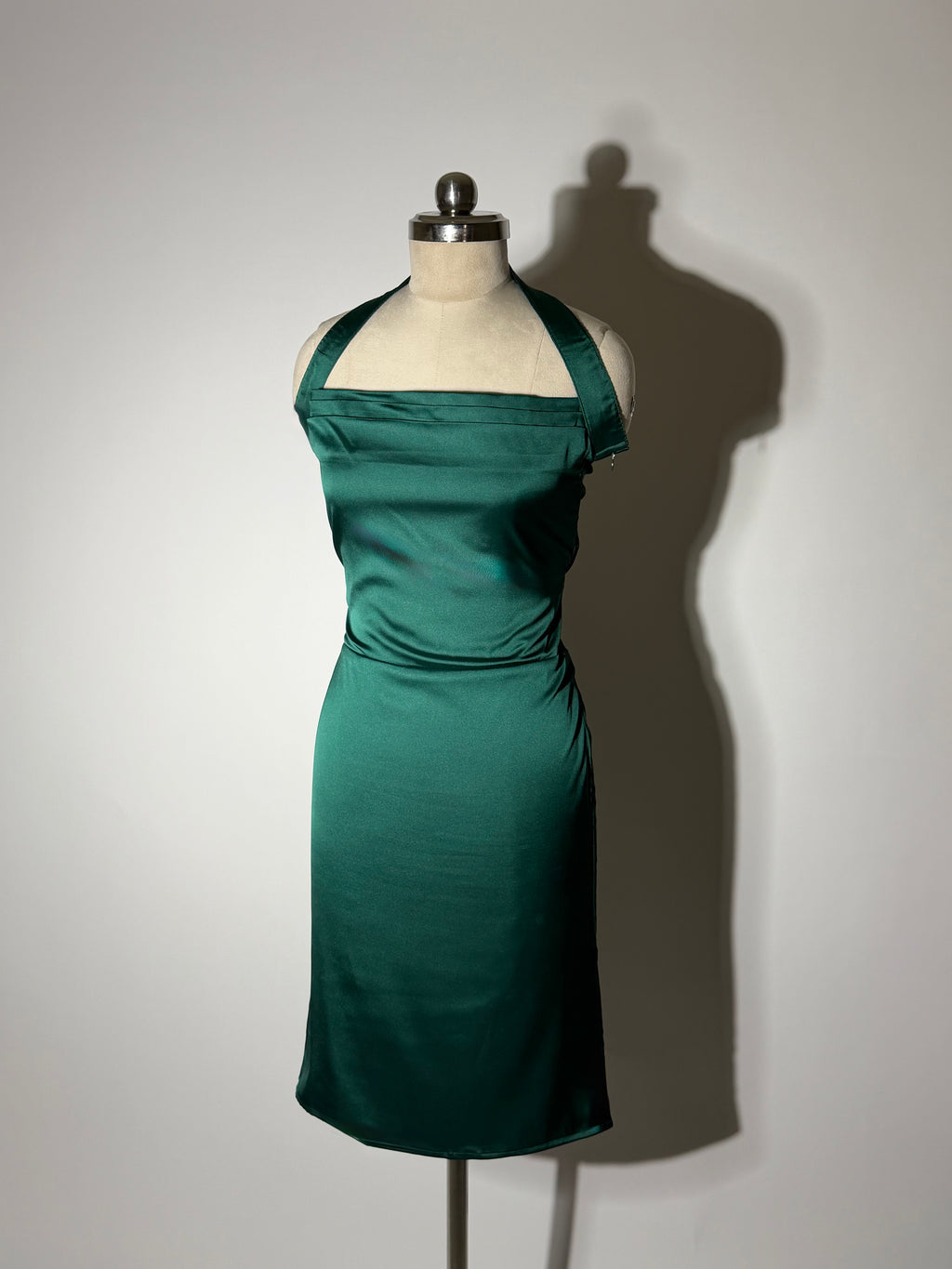 The AM to PM Luxe Satin Dress - in Emerald Green