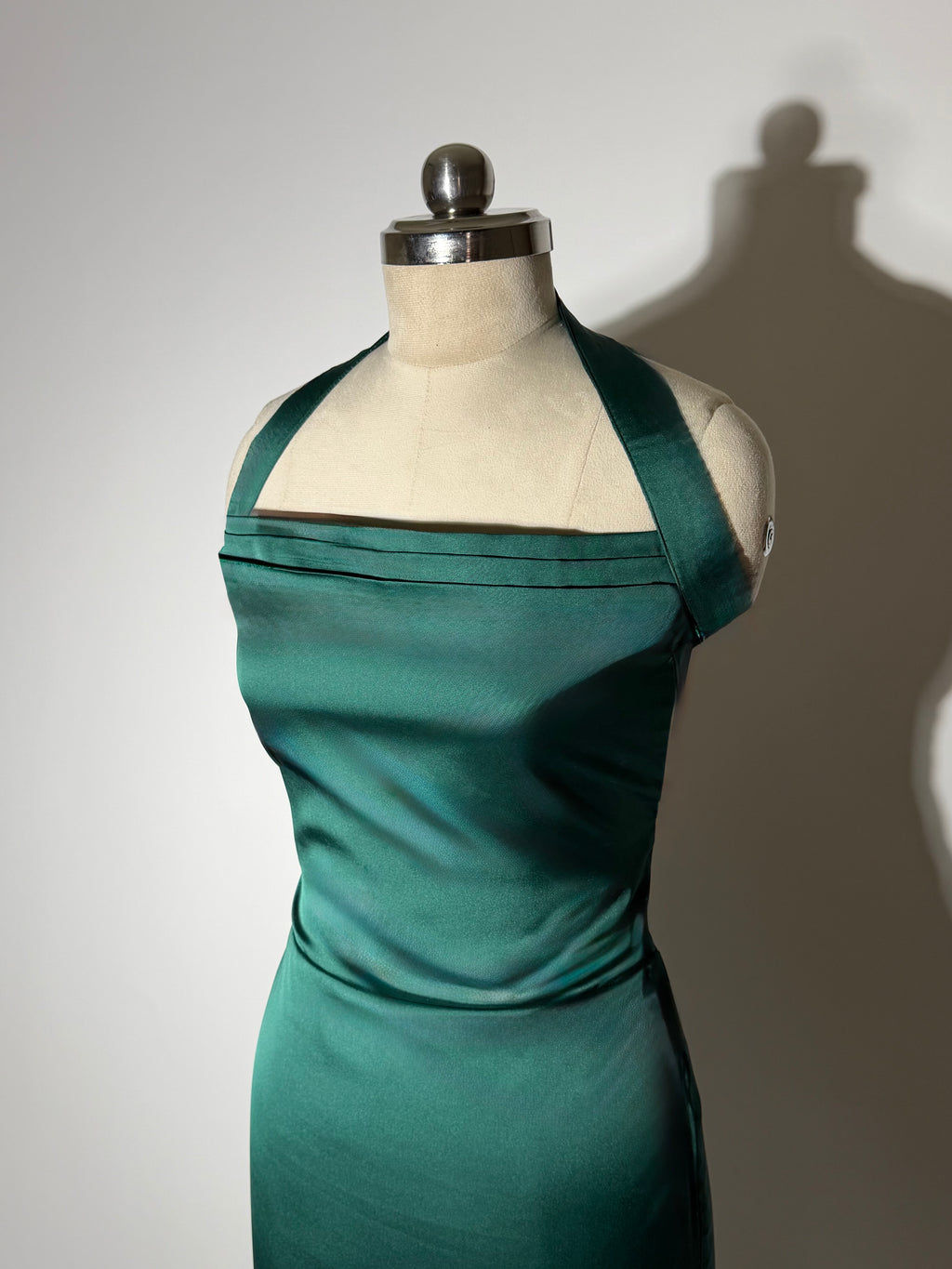 The AM to PM Luxe Satin Dress - in Emerald Green