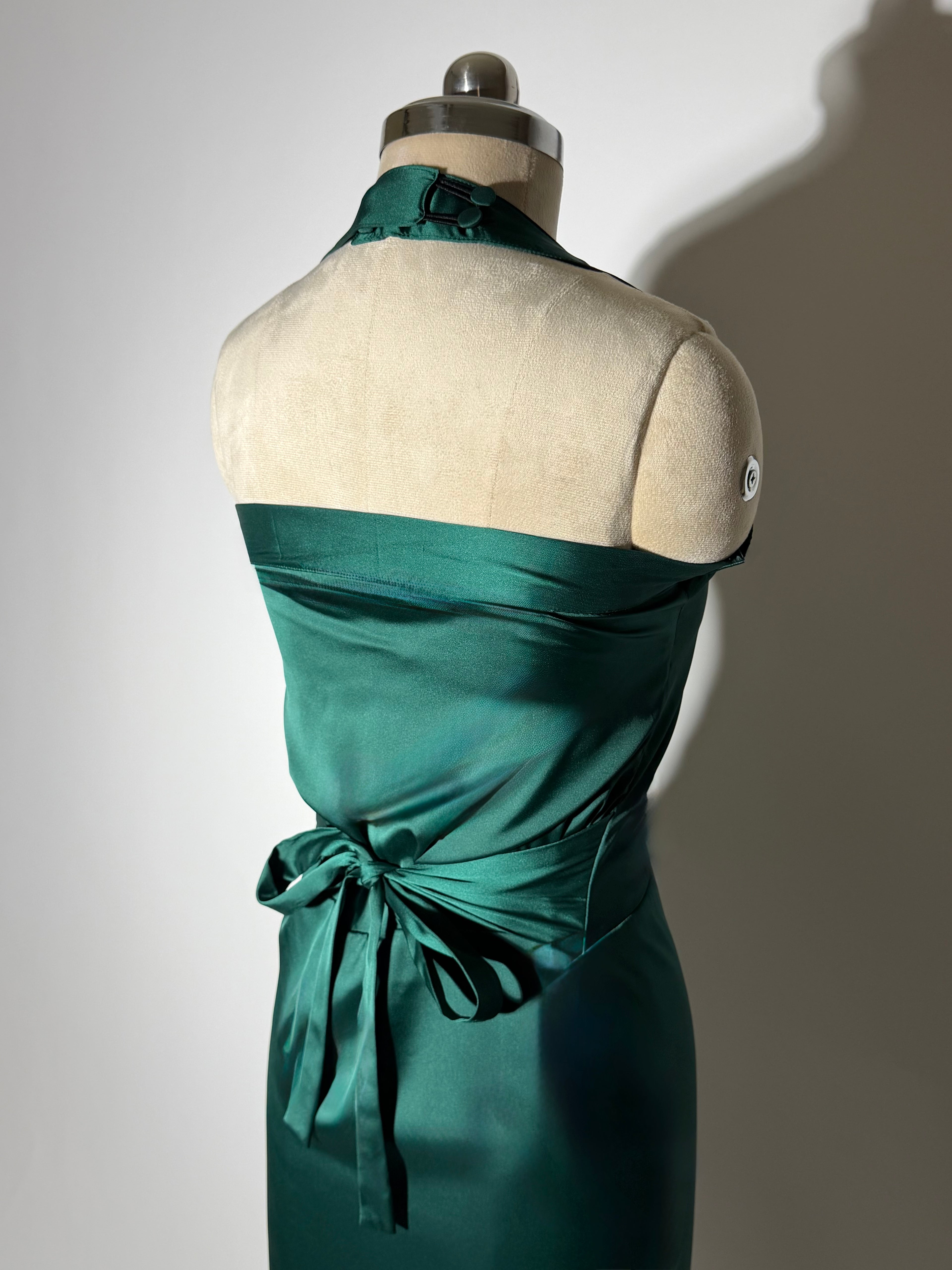 The AM to PM Luxe Satin Dress - in Emerald Green